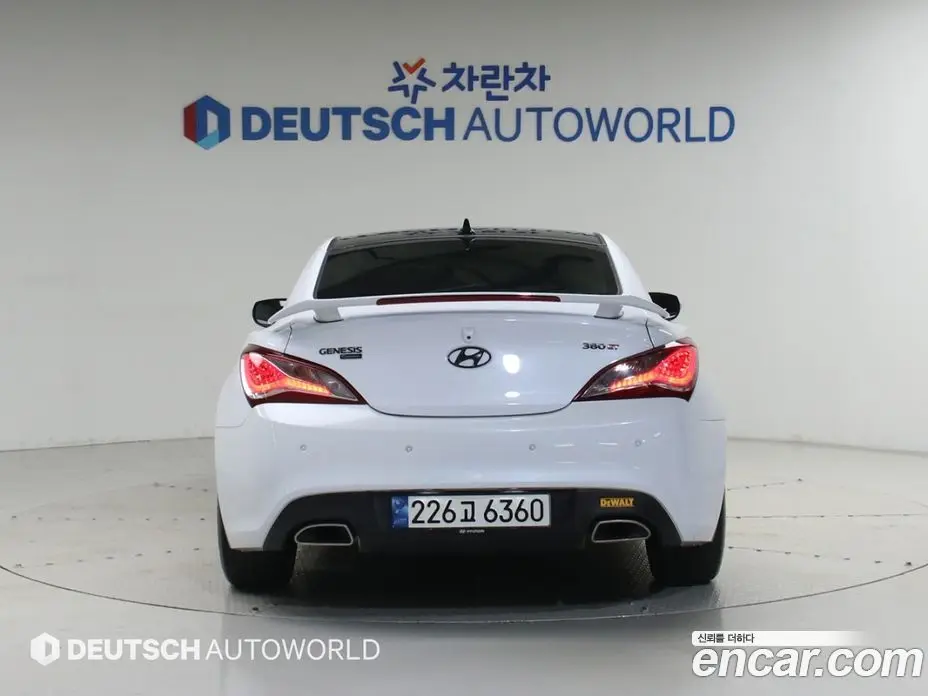 Hyundai Genesis 2015 3.8 автомат (гидро), фото 4