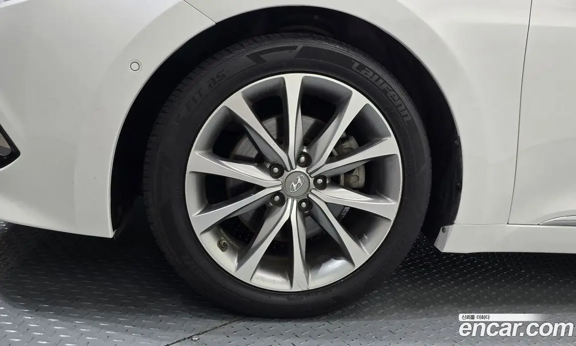Hyundai Grandeur 2015 3.0 автомат (гидро), фото 5 Hyundai Grandeur 2015 3.0 автомат (гидро), фото 5