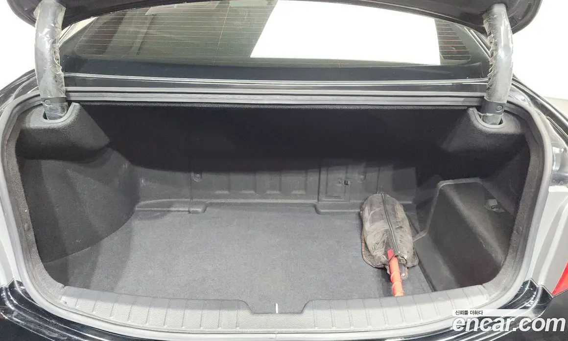 Hyundai Grandeur 2015 2.4 автомат (гидро), фото 20
