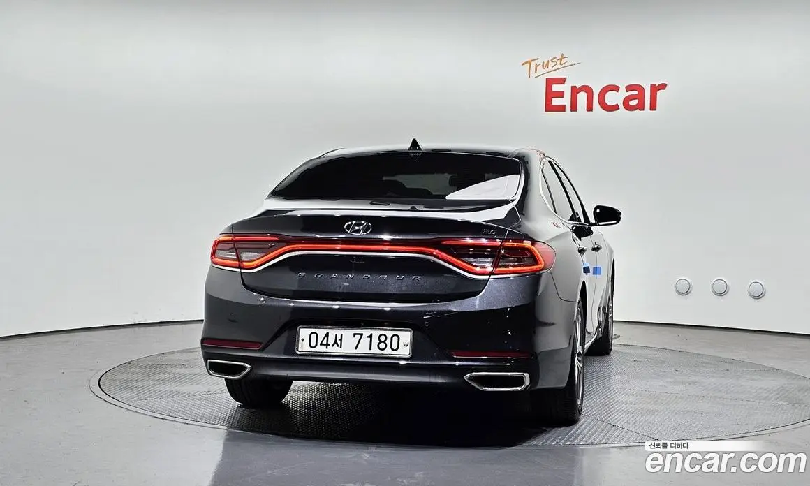 Hyundai Grandeur 2017 2.4 автомат (гидро), фото 4 Hyundai Grandeur 2017 2.4 автомат (гидро), фото 4