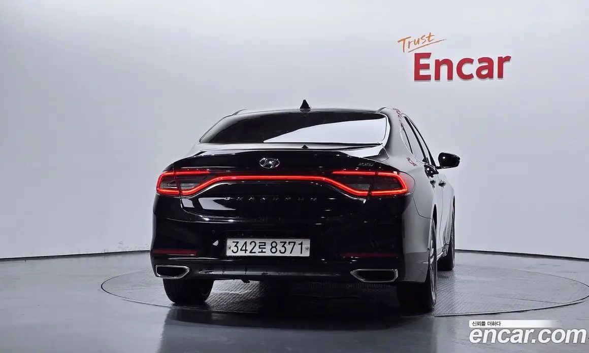 Hyundai Grandeur 2017 2.2 автомат (гидро), фото 4