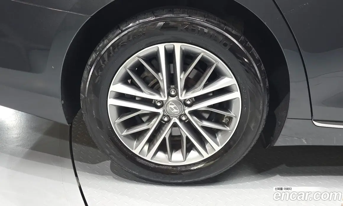 Hyundai Grandeur 2018 2.4 автомат (гидро), фото 5 Hyundai Grandeur 2018 2.4 автомат (гидро), фото 5
