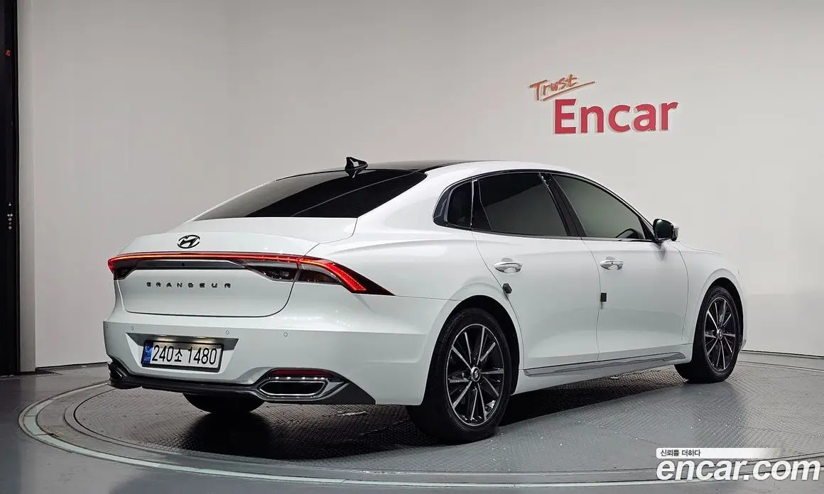 Hyundai Grandeur 2022 2.5 автомат (гидро), фото 2 Hyundai Grandeur 2022 2.5 автомат (гидро), фото 2