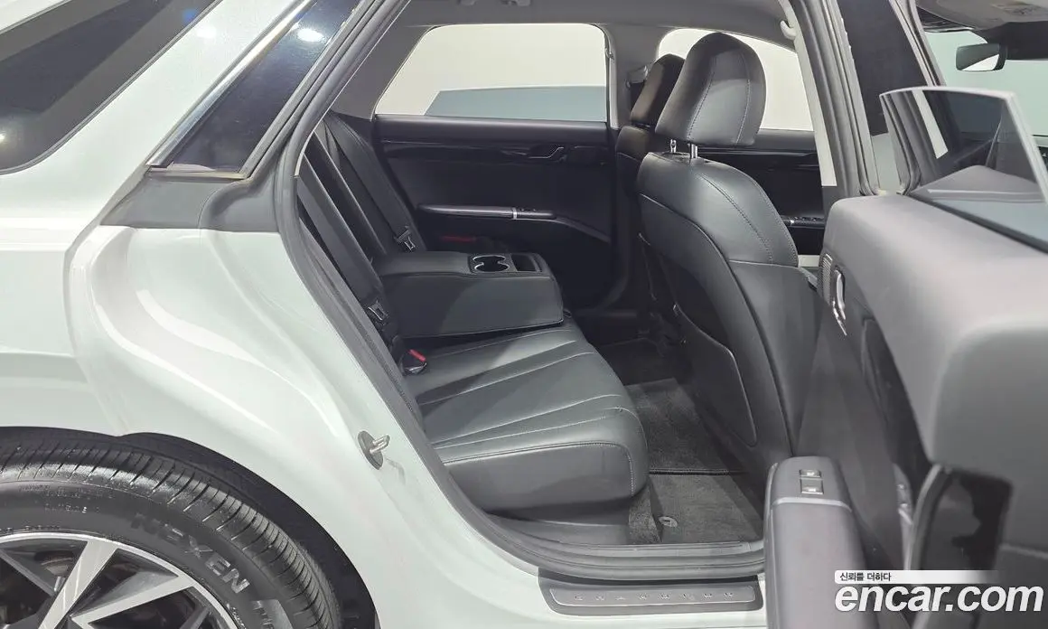 Hyundai Grandeur 2023 3.5 автомат (гидро), фото 12