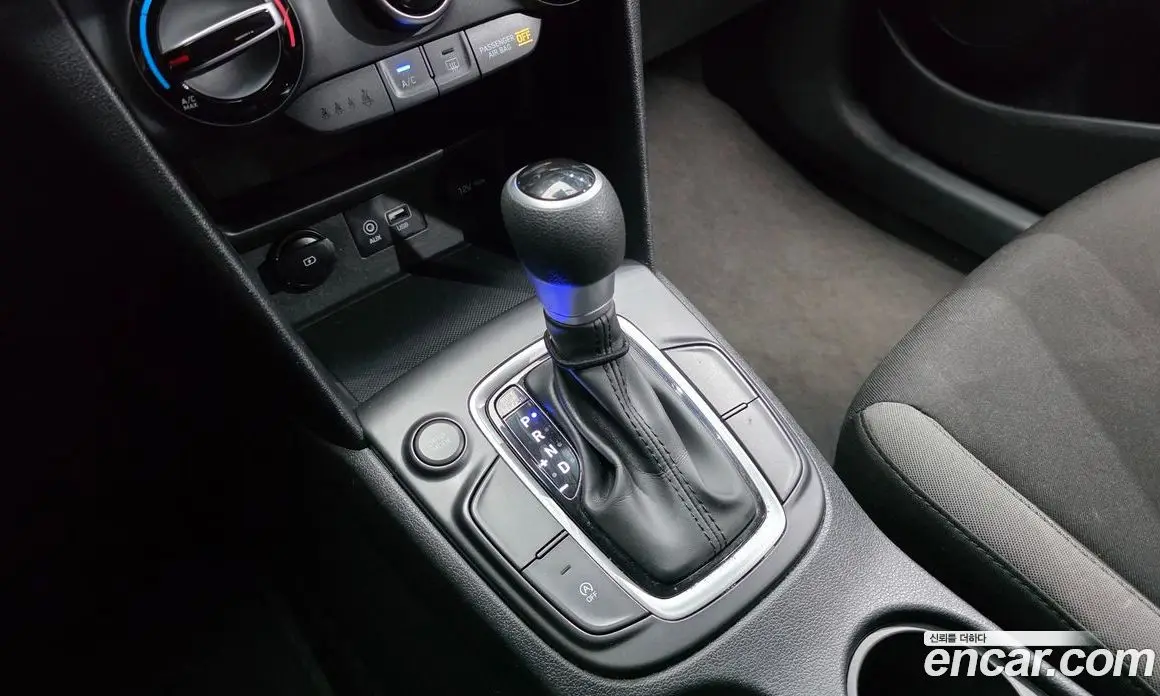 Hyundai Kona 2020 1.6 автомат (гидро), фото 9