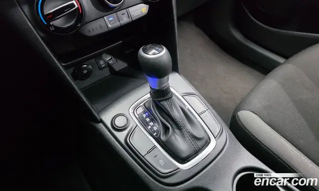 Hyundai Kona 2020 1.6 автомат (гидро), миниатюра 9