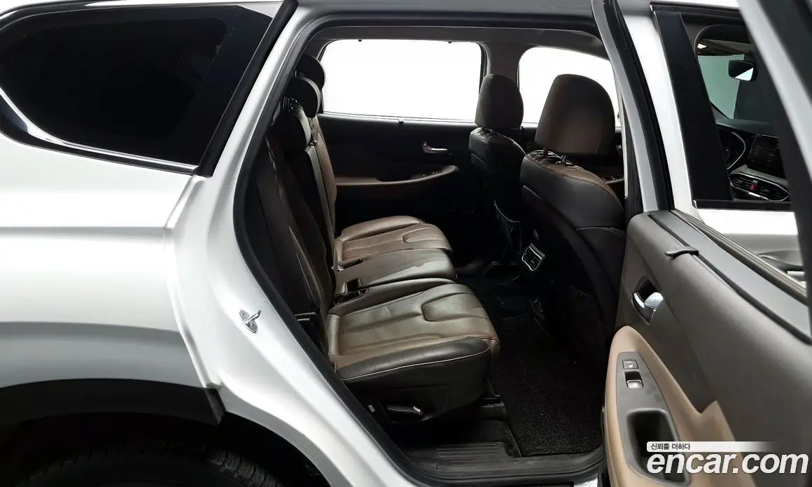Hyundai Santa Fe 2022 1.6 автомат (гидро), фото 12