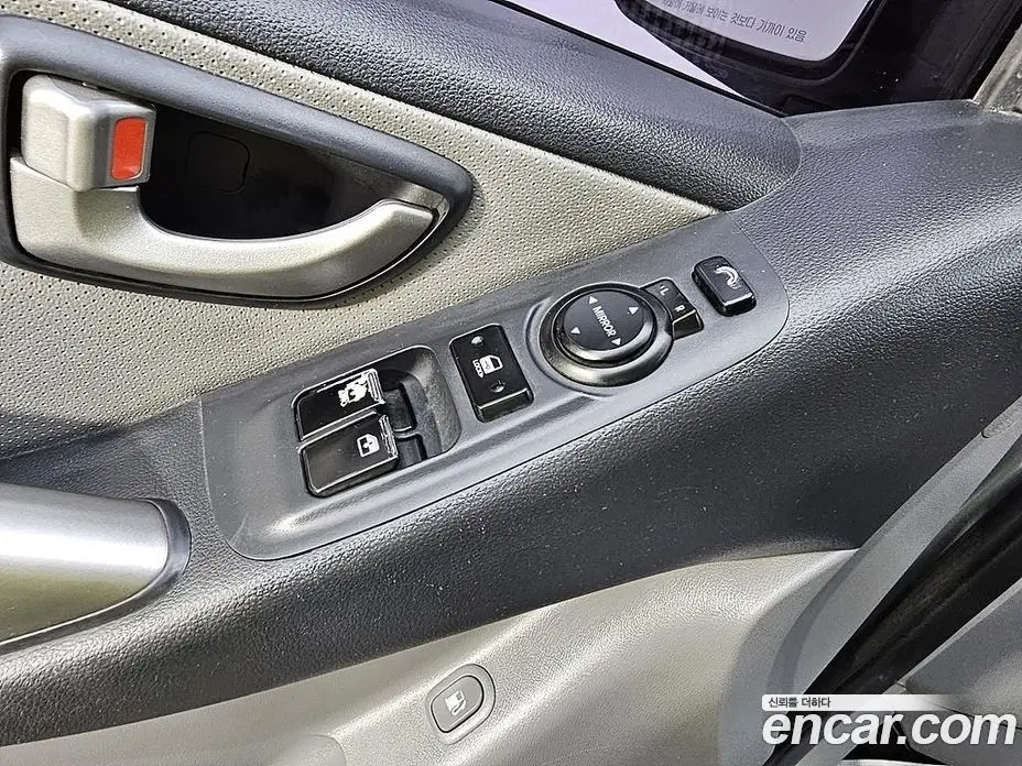 Hyundai Starex 2015 2.5 автомат (гидро), фото 16 Hyundai Starex 2015 2.5 автомат (гидро), фото 16