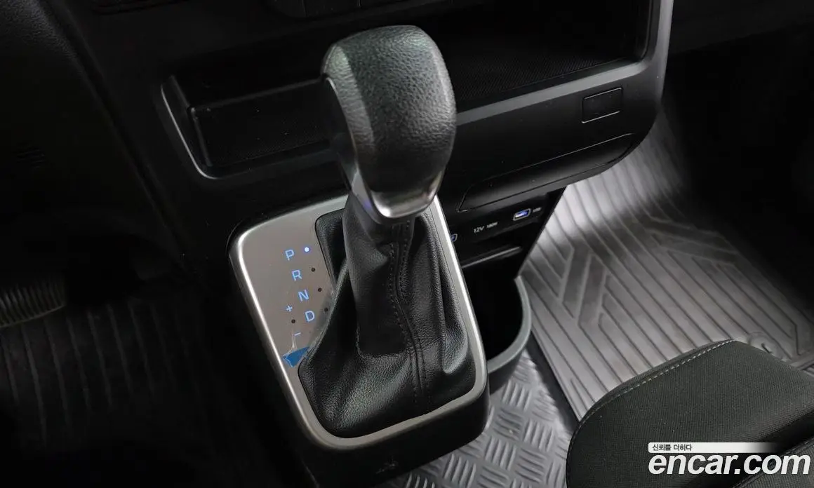 Hyundai Staria 2022 2.2 автомат (гидро), фото 12