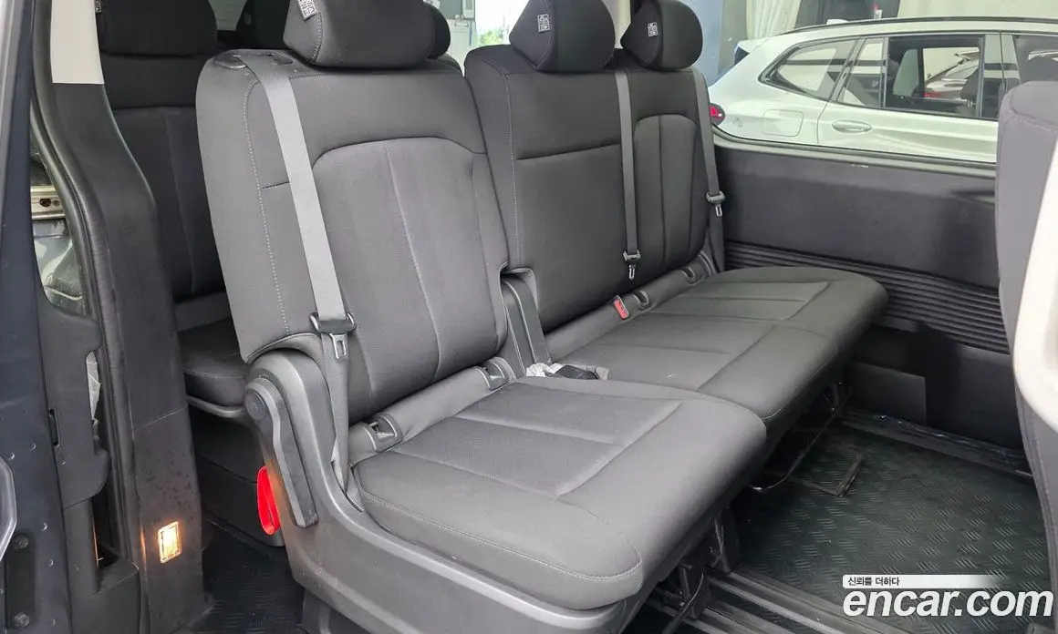 Hyundai Staria 2022 2.2 автомат (гидро), фото 17