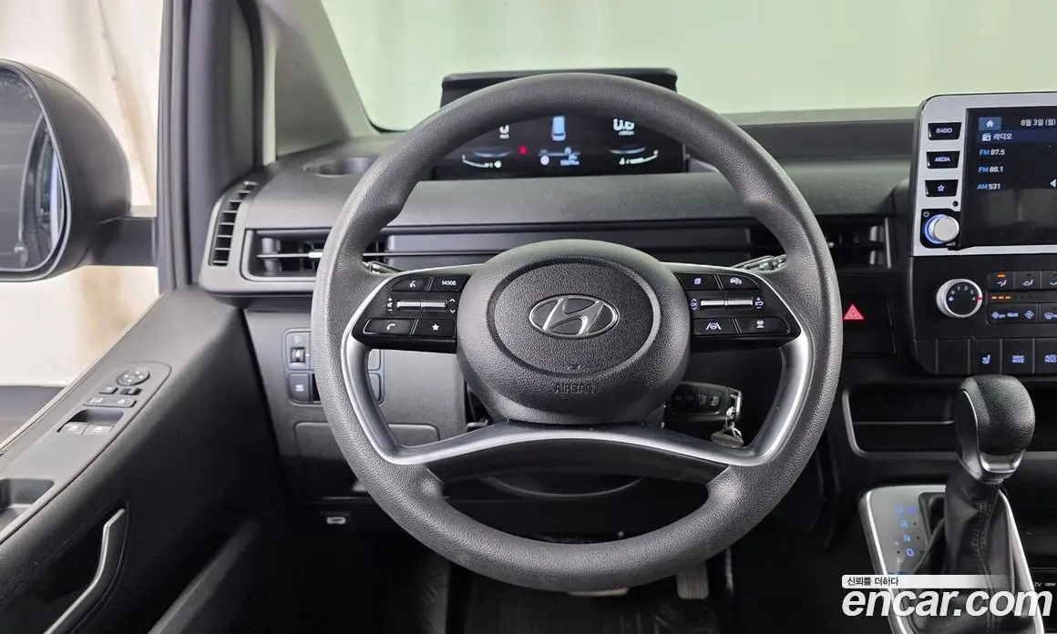 Hyundai Staria 2022 2.2 автомат (гидро), фото 18