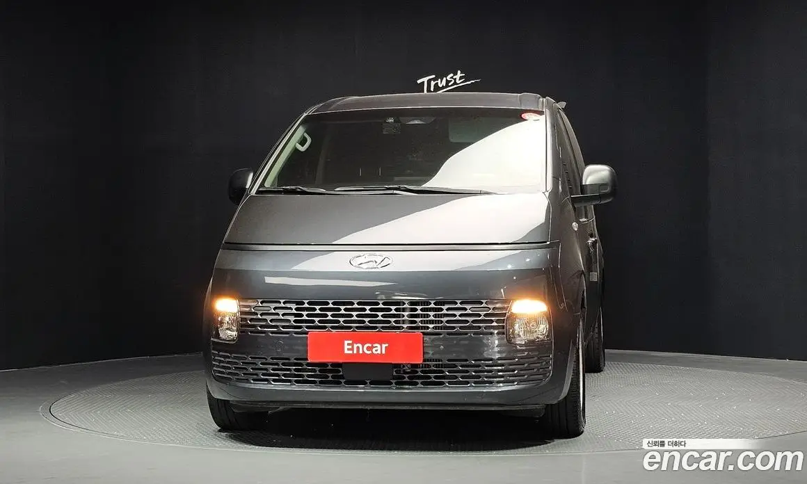Hyundai Staria 2022 2.2 автомат (гидро), фото 3