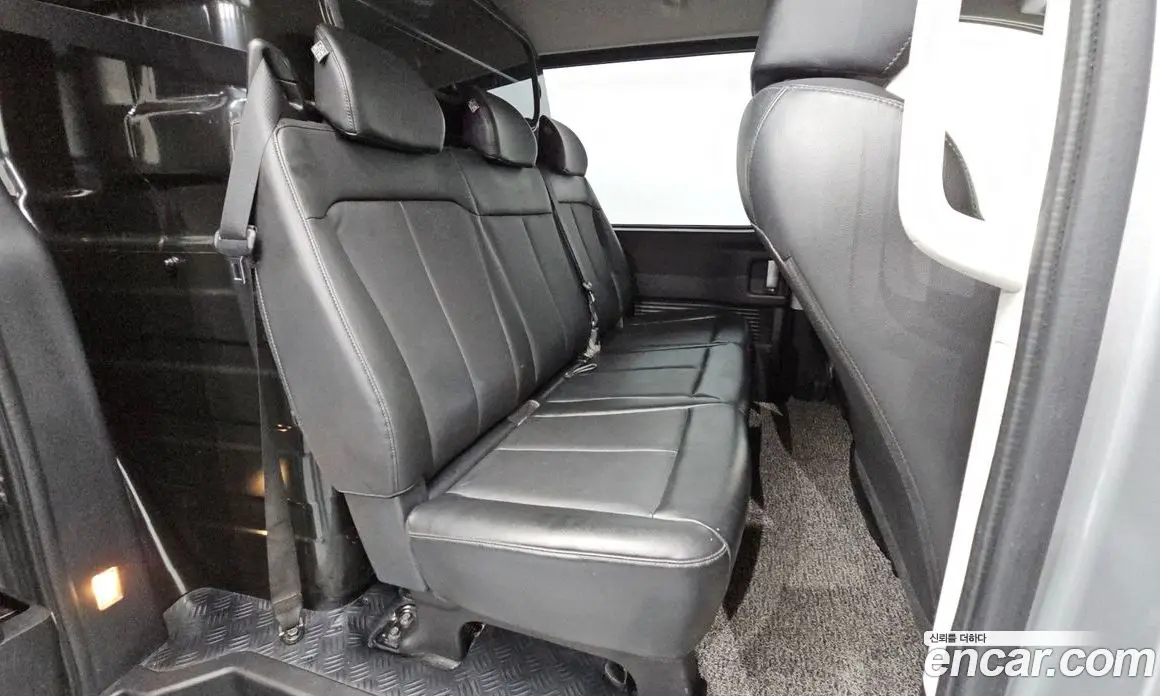 Hyundai Staria 2022 2.2 автомат (гидро), фото 16