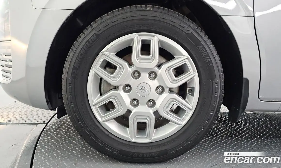 Hyundai Staria 2022 2.2 автомат (гидро), фото 4