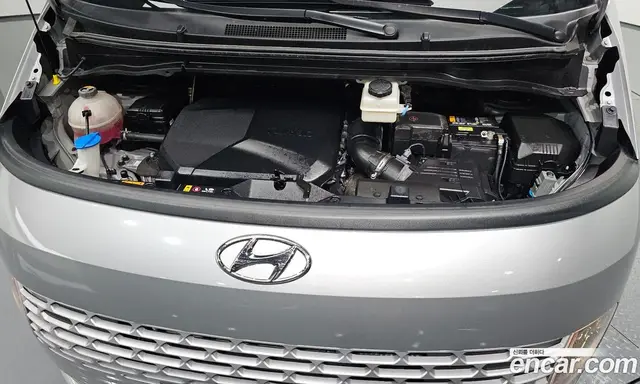 Hyundai Staria 2022 2.2 автомат (гидро), миниатюра 5