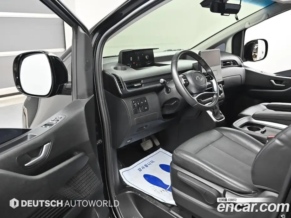 Hyundai Staria 2022 2.2 автомат (гидро), фото 11