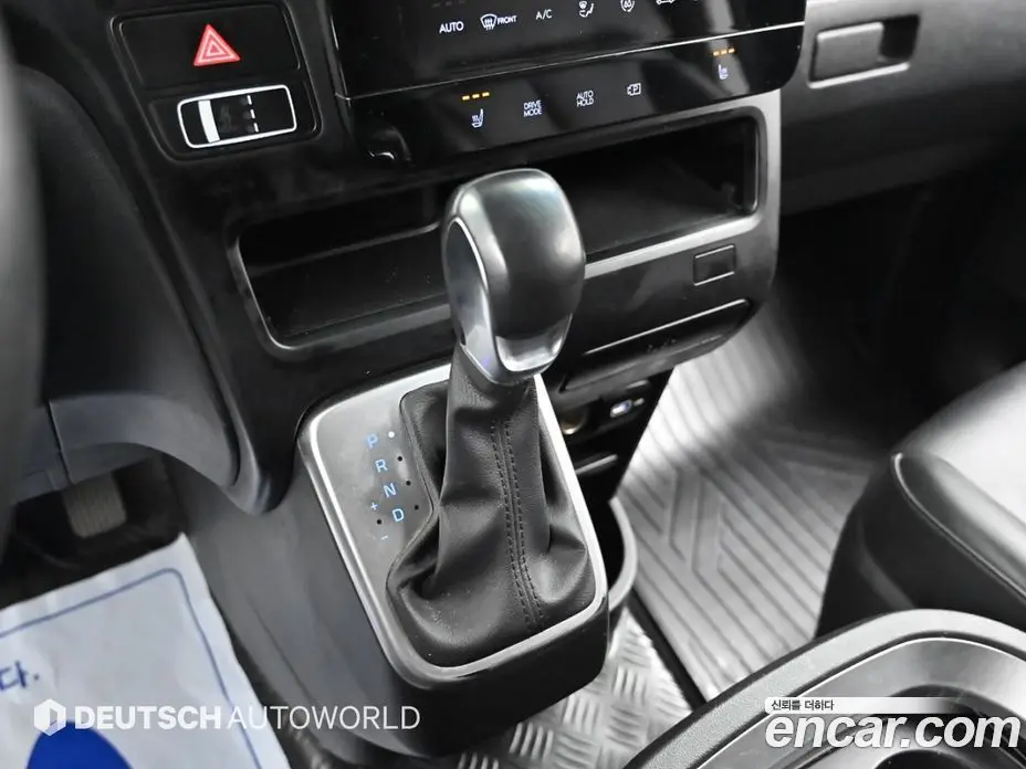 Hyundai Staria 2022 2.2 автомат (гидро), фото 9