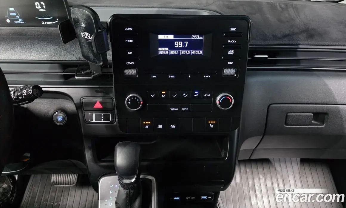 Hyundai Staria 2022 2.2 автомат (гидро), фото 14