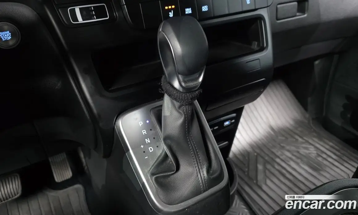 Hyundai Staria 2022 2.2 автомат (гидро), фото 9