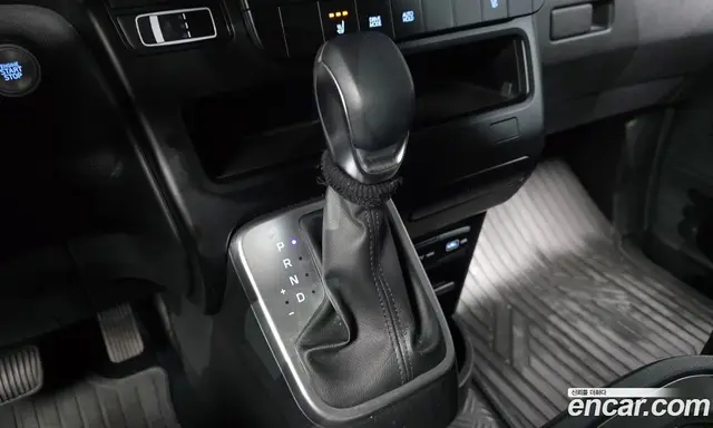 Hyundai Staria 2022 2.2 автомат (гидро), миниатюра 9