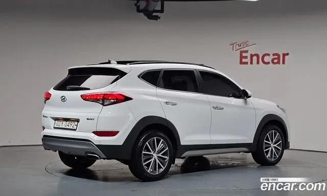 Hyundai Tucson 2016 1.7 автомат (гидро), миниатюра 2