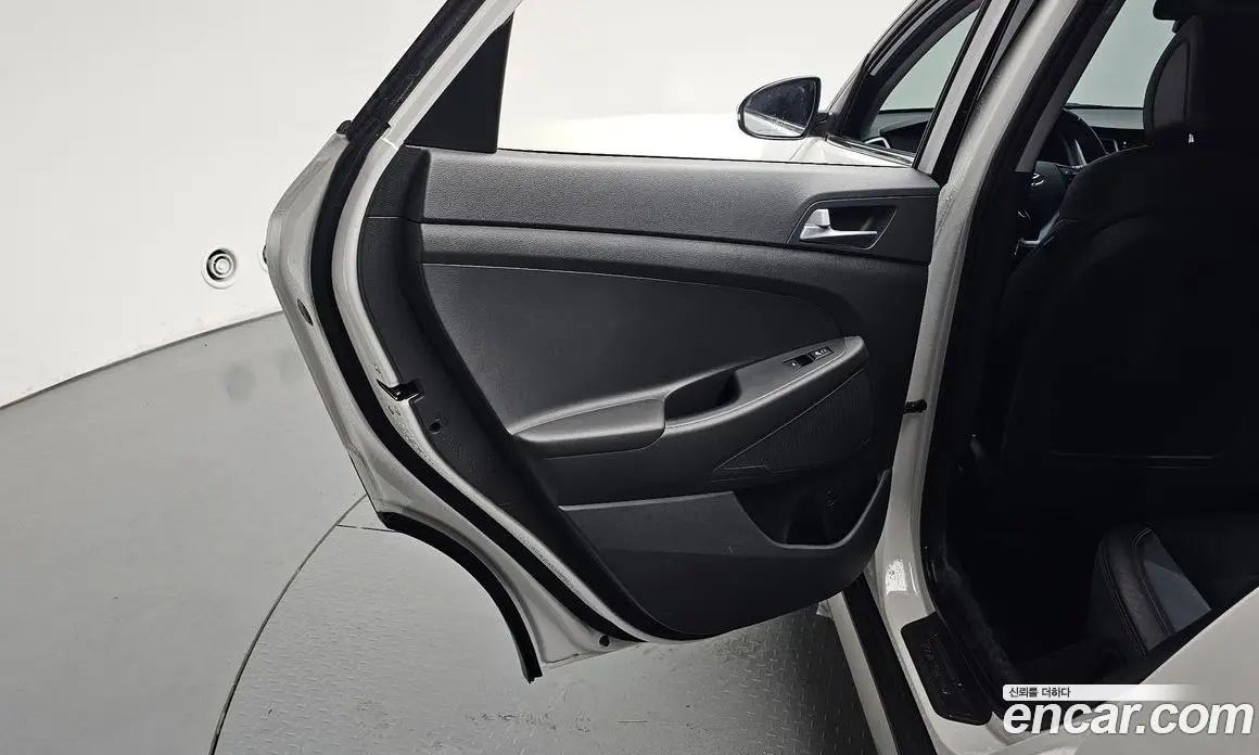Hyundai Tucson 2016 1.7 автомат (гидро), фото 14