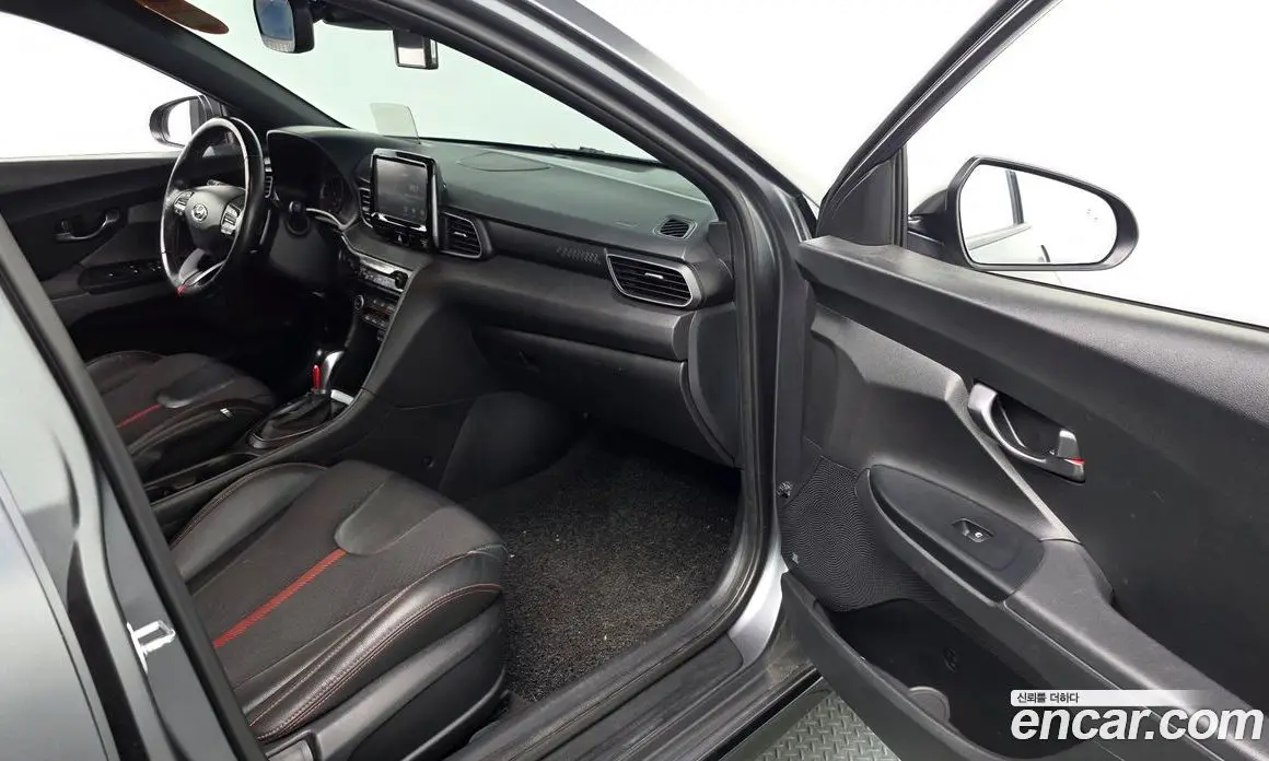 Hyundai Veloster 2018 1.6 автомат (гидро), фото 16