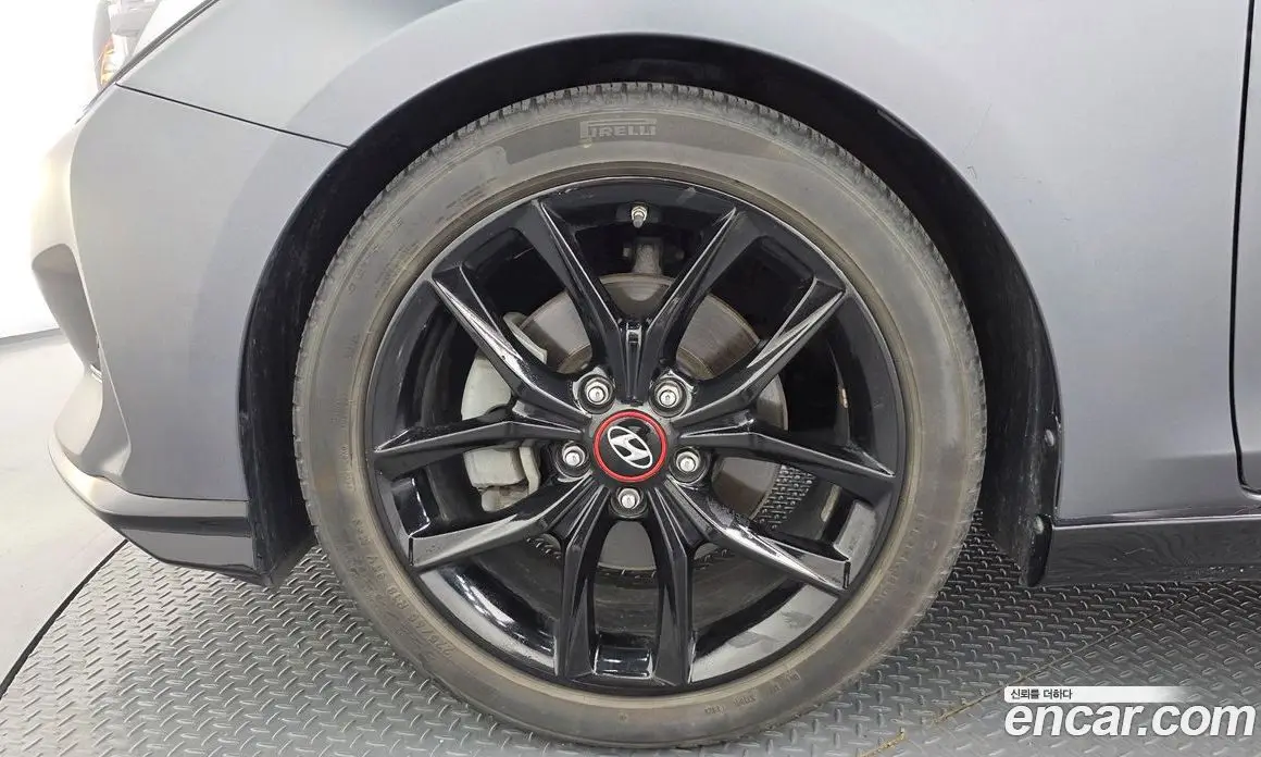 Hyundai Veloster 2018 1.6 автомат (гидро), фото 5