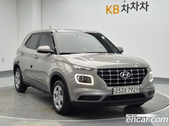 Hyundai Venue 2019 1.6 автомат (гидро), миниатюра 2 Hyundai Venue 2019 1.6 автомат (гидро), миниатюра 2