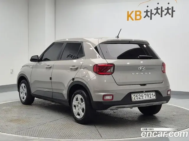 Hyundai Venue 2019 1.6 автомат (гидро), миниатюра 4 Hyundai Venue 2019 1.6 автомат (гидро), миниатюра 4