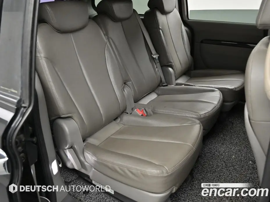 Kia Carnival 2013 2.2 автомат (гидро), фото 12 Kia Carnival 2013 2.2 автомат (гидро), фото 12