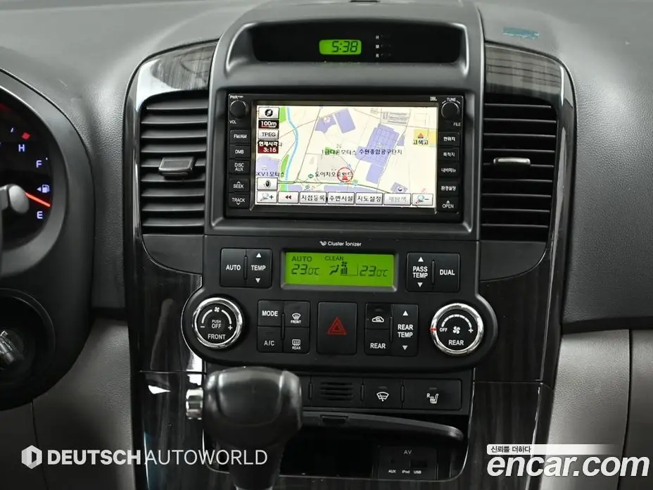 Kia Carnival 2013 2.2 автомат (гидро), фото 14 Kia Carnival 2013 2.2 автомат (гидро), фото 14