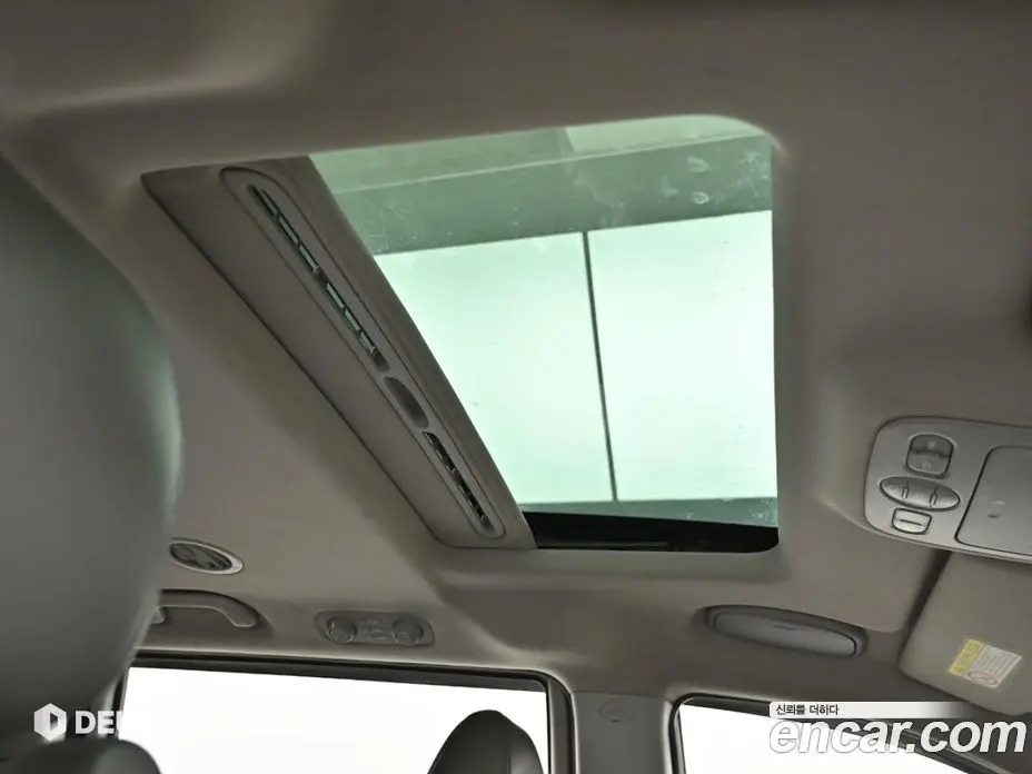 Kia Carnival 2013 2.2 автомат (гидро), фото 18 Kia Carnival 2013 2.2 автомат (гидро), фото 18