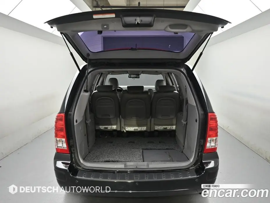 Kia Carnival 2013 2.2 автомат (гидро), фото 19 Kia Carnival 2013 2.2 автомат (гидро), фото 19
