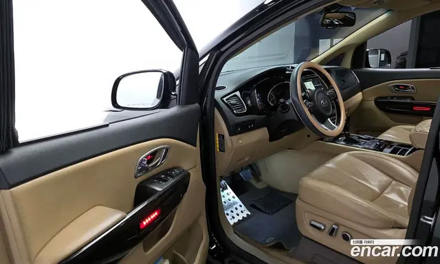 Kia Carnival 2016 2.2 автомат (гидро), миниатюра 11
