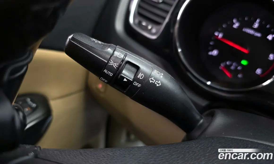 Kia Carnival 2016 2.2 автомат (гидро), фото 16