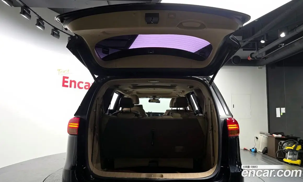 Kia Carnival 2016 2.2 автомат (гидро), фото 20