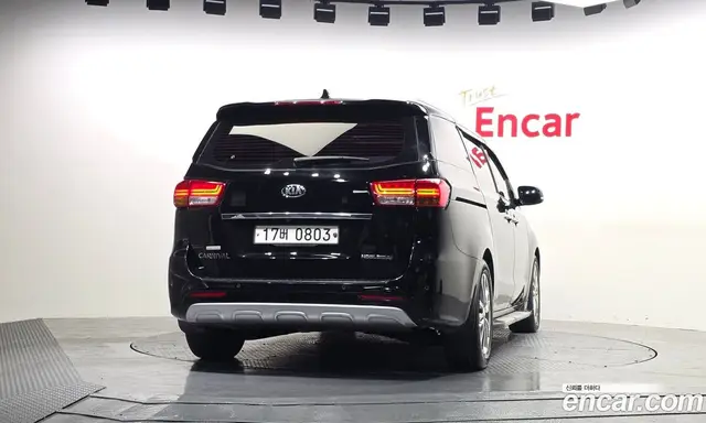 Kia Carnival 2016 2.2 автомат (гидро), миниатюра 4