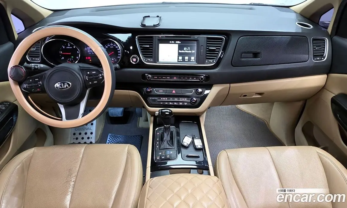 Kia Carnival 2016 2.2 автомат (гидро), фото 7