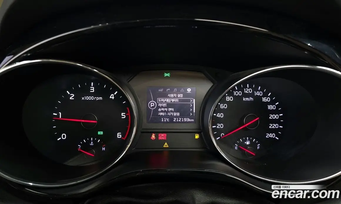 Kia Carnival 2016 2.2 автомат (гидро), фото 8