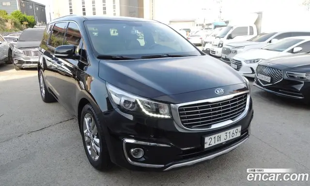 Kia Carnival 2017 2.2 автомат (гидро), миниатюра 3
