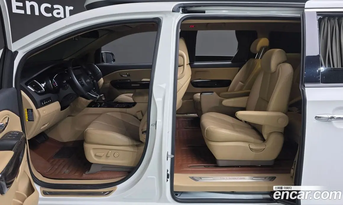 Kia Carnival 2018 2.2 автомат (гидро), фото 16 Kia Carnival 2018 2.2 автомат (гидро), фото 16