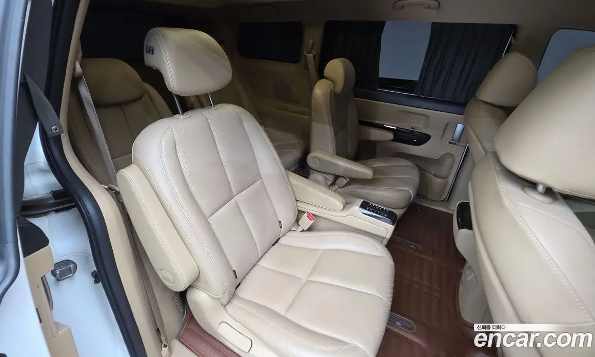 Kia Carnival 2018 2.2 автомат (гидро), фото 18 Kia Carnival 2018 2.2 автомат (гидро), фото 18