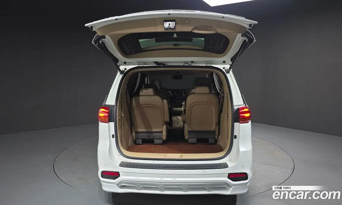 Kia Carnival 2018 2.2 автомат (гидро), фото 19 Kia Carnival 2018 2.2 автомат (гидро), фото 19