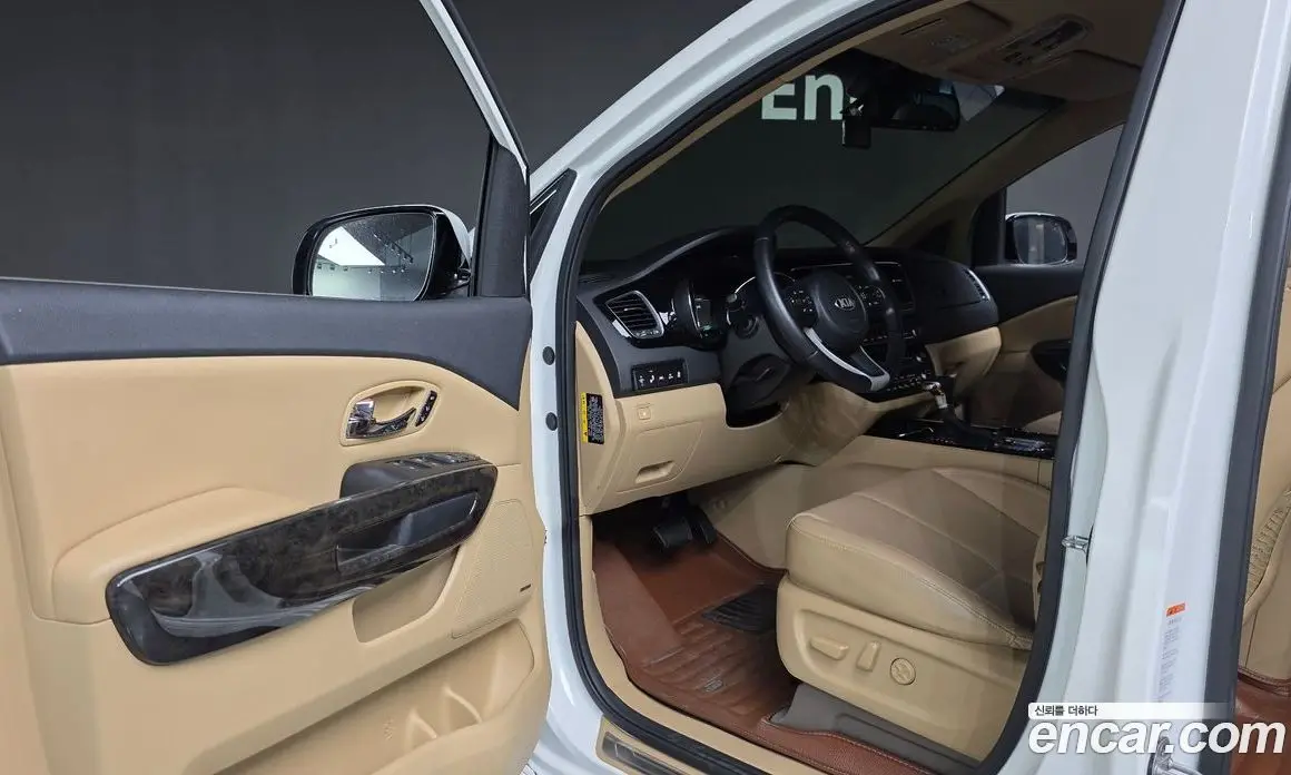 Kia Carnival 2018 2.2 автомат (гидро), фото 10 Kia Carnival 2018 2.2 автомат (гидро), фото 10