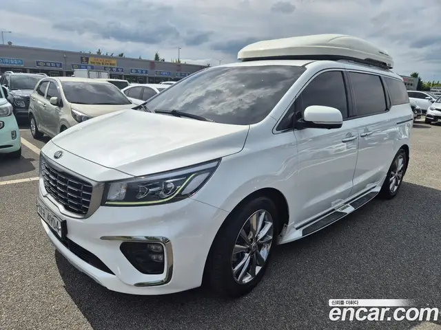 Kia Carnival 2018 2.2 автомат (гидро), миниатюра 2 Kia Carnival 2018 2.2 автомат (гидро), миниатюра 2