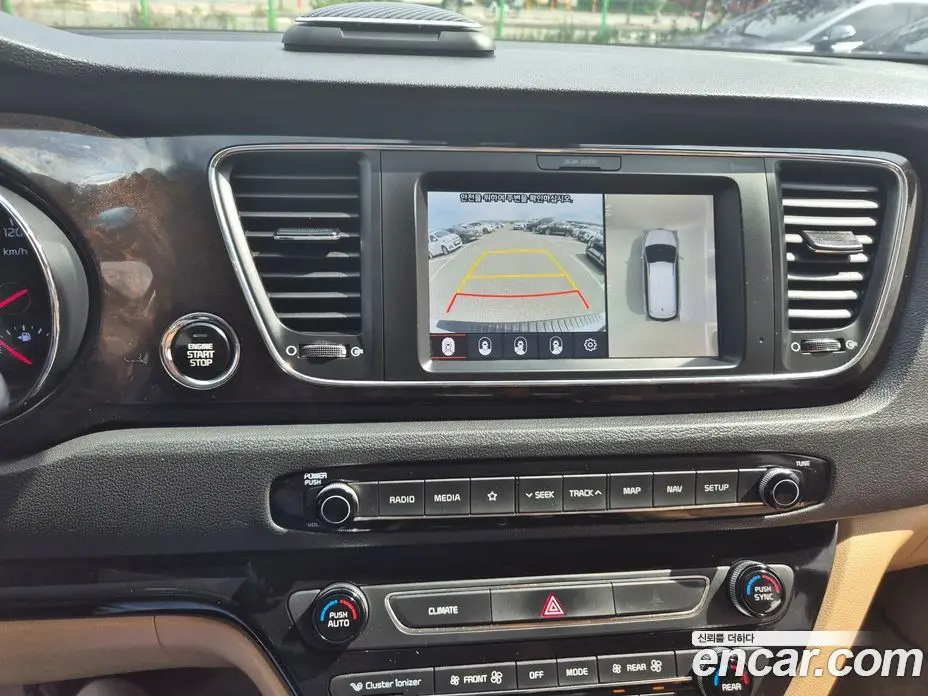 Kia Carnival 2018 2.2 автомат (гидро), фото 12 Kia Carnival 2018 2.2 автомат (гидро), фото 12