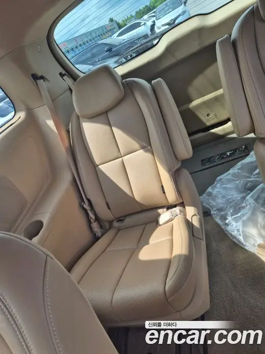 Kia Carnival 2018 2.2 автомат (гидро), фото 18 Kia Carnival 2018 2.2 автомат (гидро), фото 18