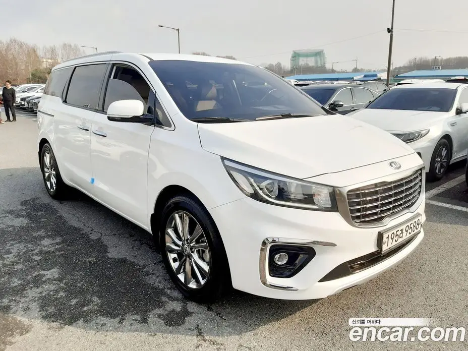 Kia Carnival 2019 2.2 автомат (гидро), фото 3