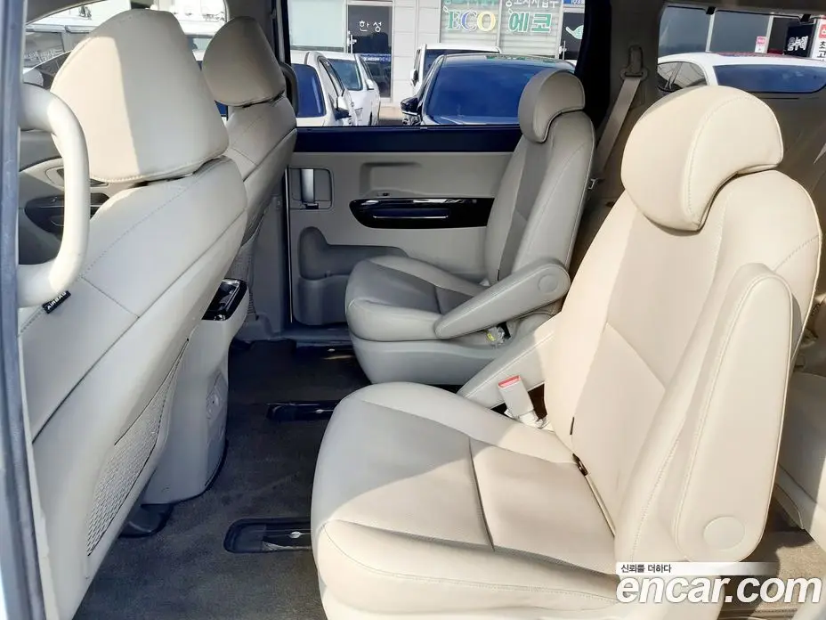 Kia Carnival 2019 2.2 автомат (гидро), фото 7